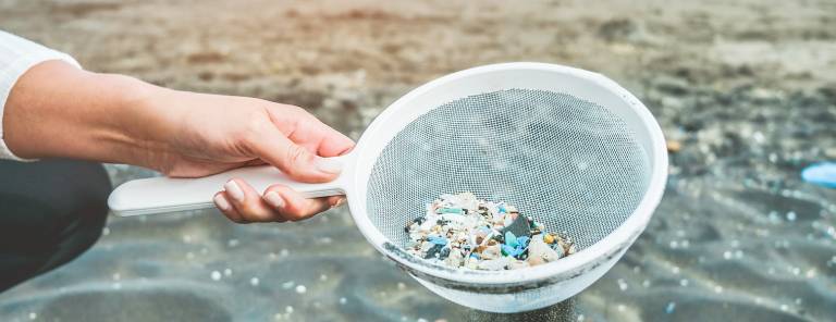 I laghi Italiani contengono microplastiche