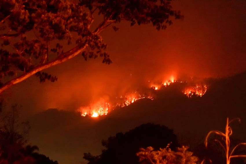 gli incendi causano problemi al clima