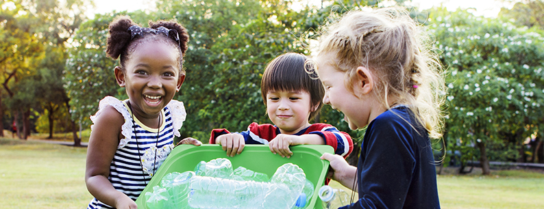 Con il progetto "Scuole libere dalla plastica" educhiamo i più piccoli a rispettare l'ambiente.