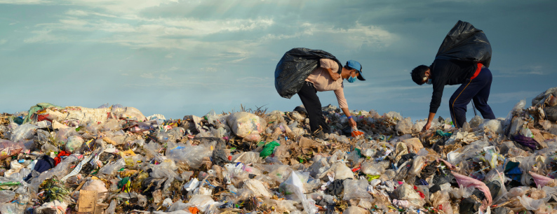 Montagne di plastica che inquinano il pianeta